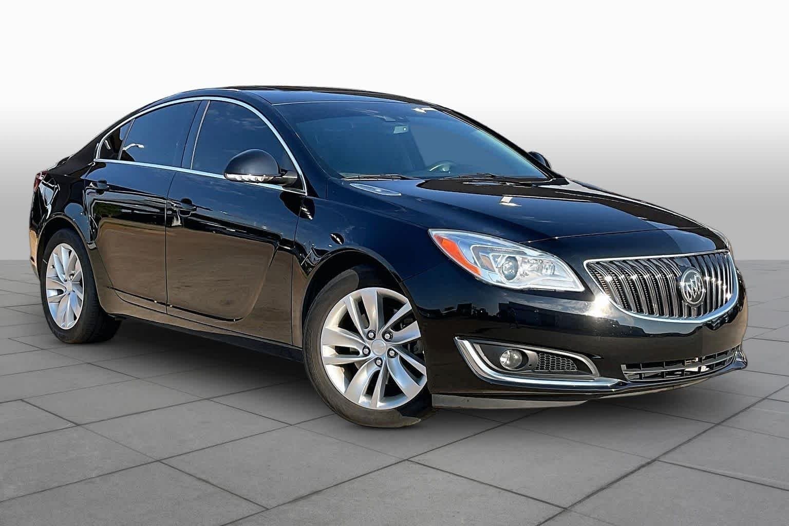 2017 Buick Regal Premium II — photo 1 of 33