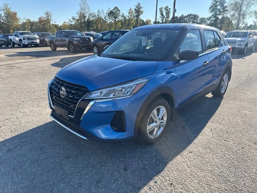 2023 Nissan Kicks S — photo 1 of 15