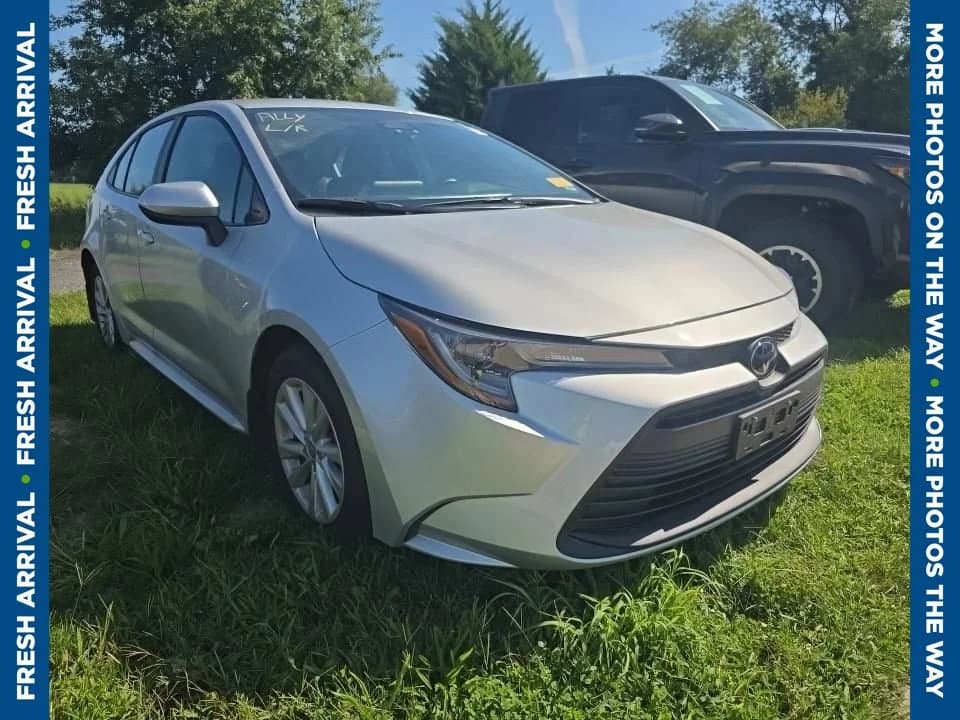 2026 Toyota Corolla LE — photo 1 of 9