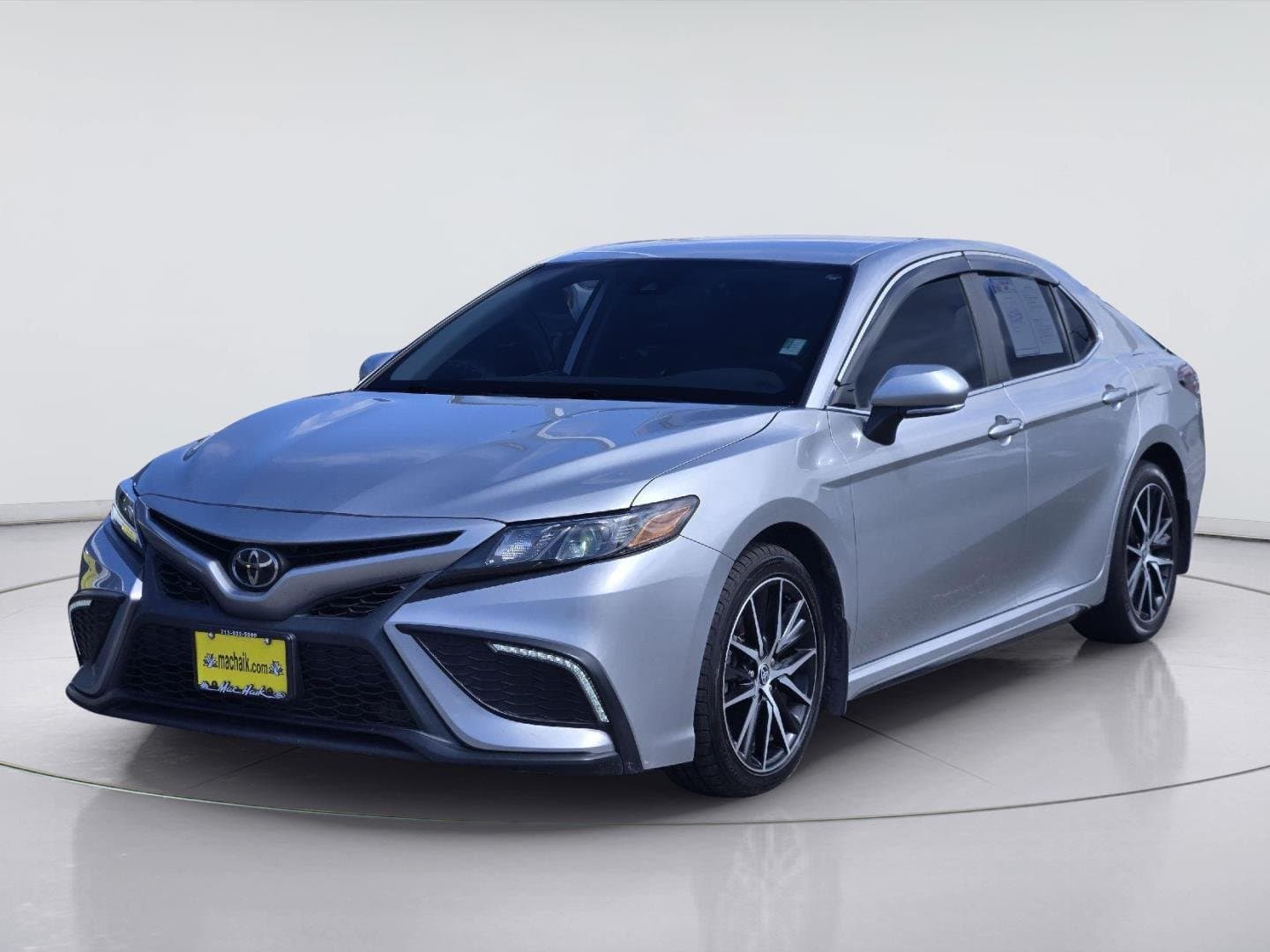 2023 Toyota Camry SE — photo 1 of 30