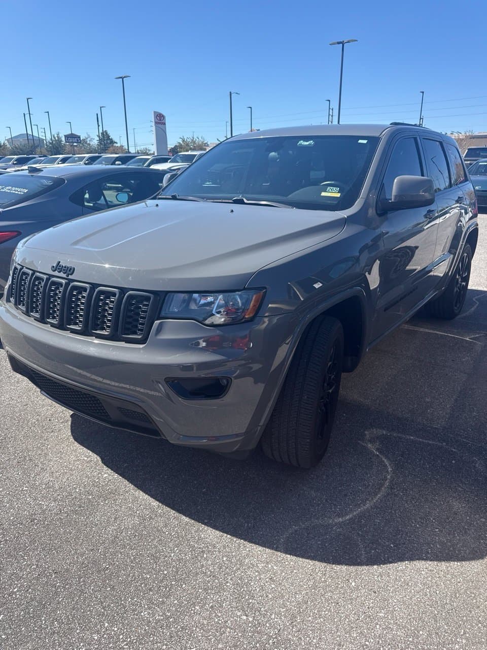 2021 Jeep Grand Cherokee Laredo X — photo 1 of 3