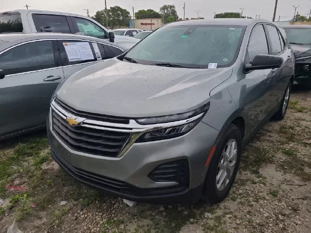 2023 Chevrolet Equinox LS — photo 1 of 4