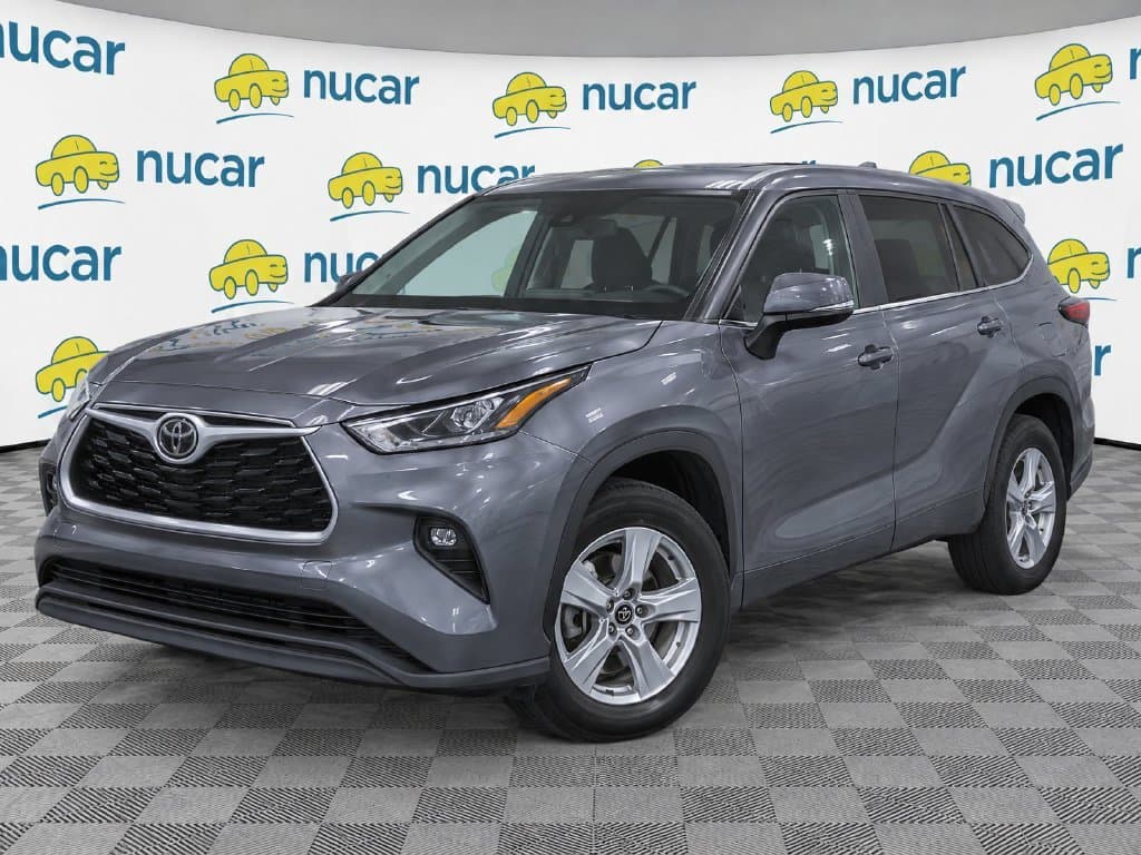 2023 Toyota Highlander LE — photo 1 of 30
