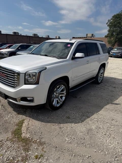2020 GMC Yukon SLT — photo 1 of 19