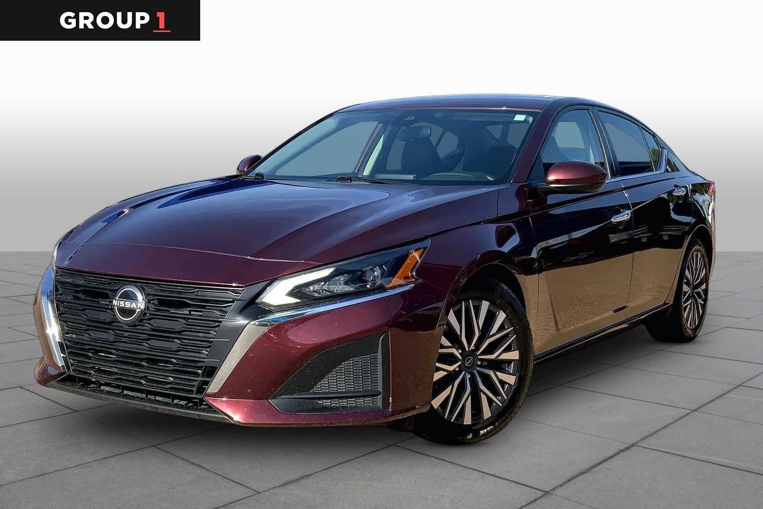 2023 Nissan Altima 2.5 SV — photo 1 of 36