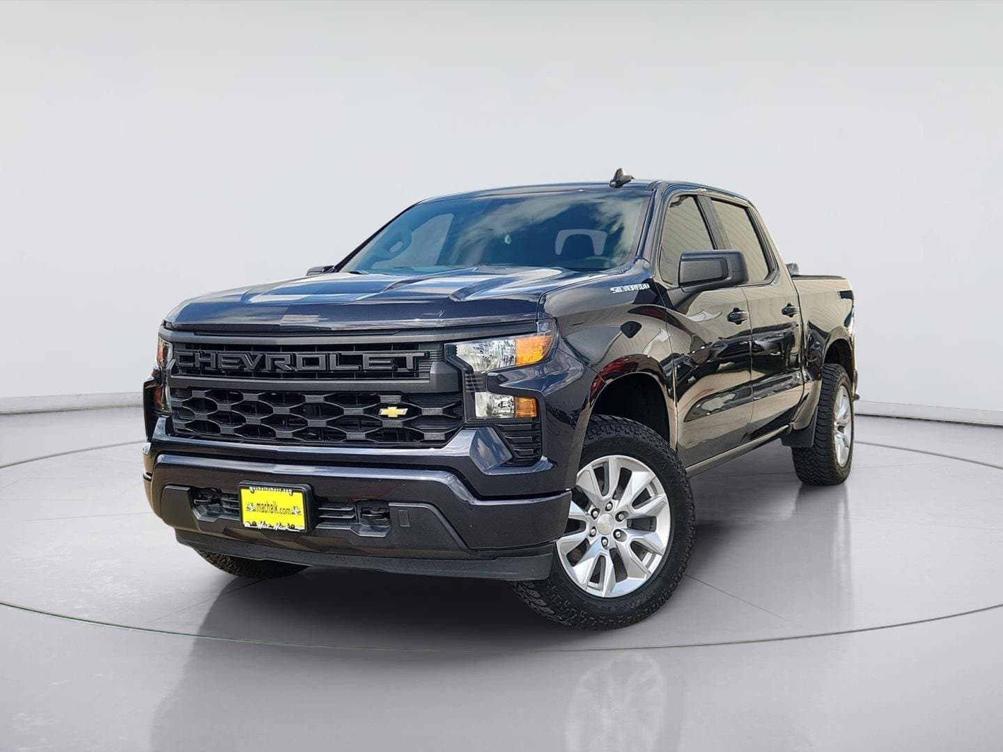2022 Chevrolet Silverado 1500 Custom — photo 1 of 32