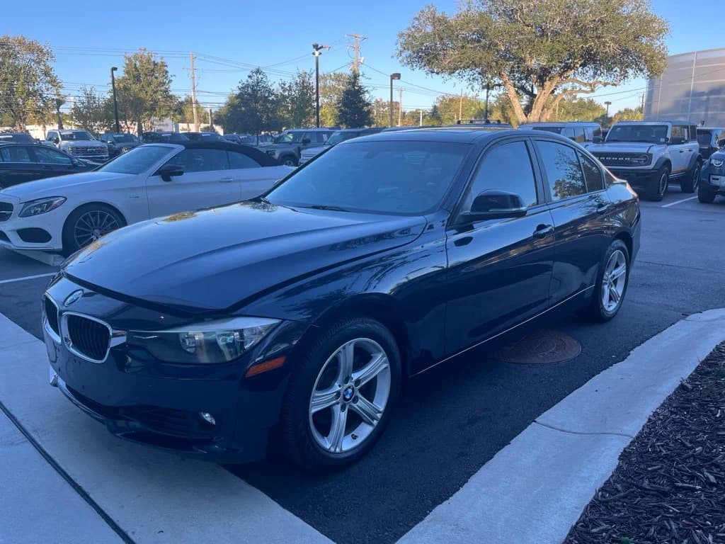2015 BMW 3 Series 328i xDrive — photo 1 of 10