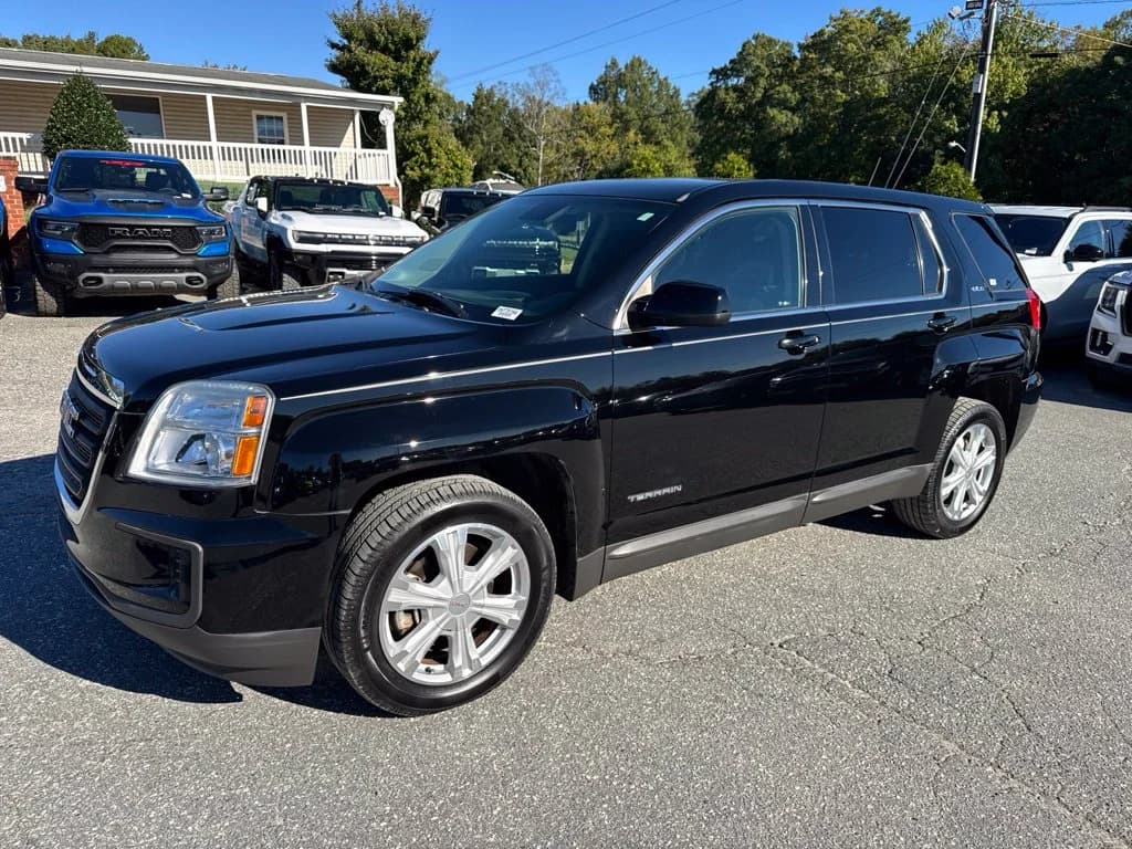2017 GMC Terrain SLE — photo 1 of 31