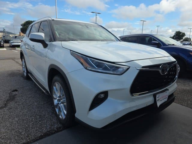 2020 Toyota Highlander Limited — photo 1 of 7