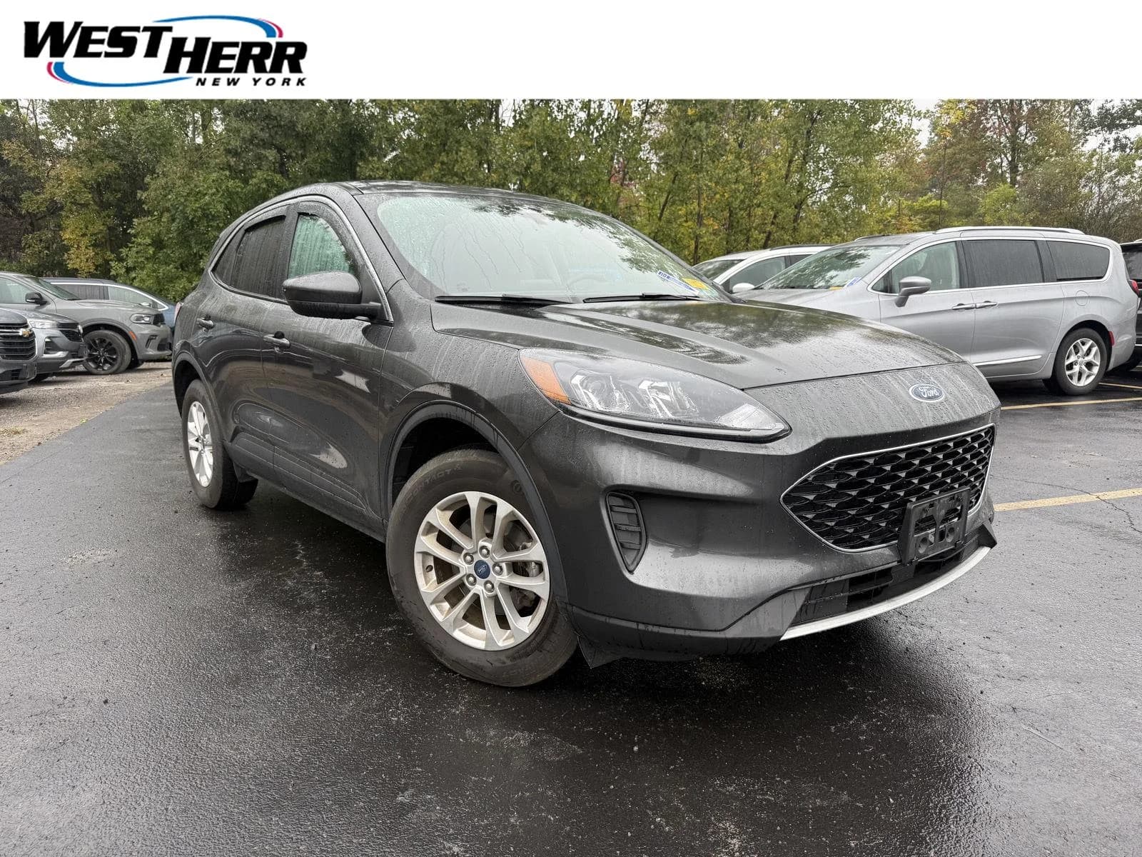 2020 Ford Escape SE — photo 1 of 18