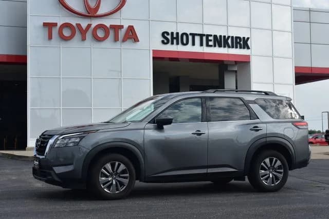2024 Nissan Pathfinder SV — photo 1 of 35