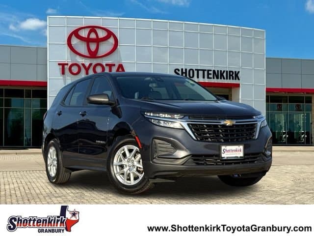 2022 Chevrolet EQUINOX LS — photo 1 of 31