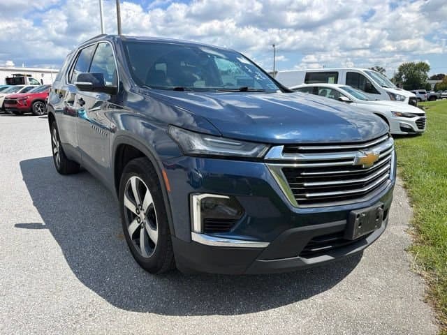 2023 Chevrolet Traverse LT Leather — photo 1 of 7