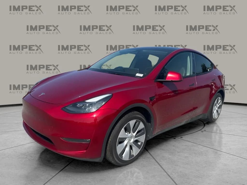 2024 Tesla Model Y Long Range — photo 1 of 30
