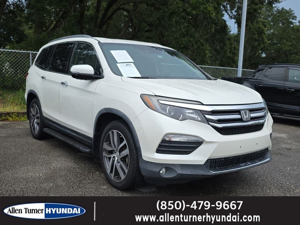 2017 Honda Pilot Elite — photo 1 of 5