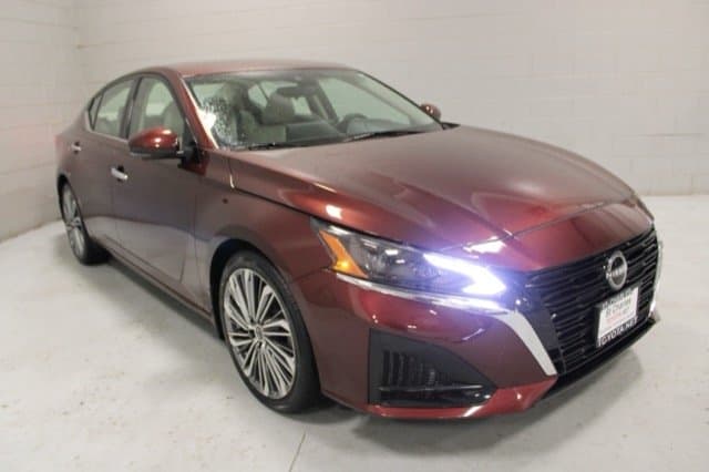 2023 Nissan Altima 2.5 SL — photo 1 of 25