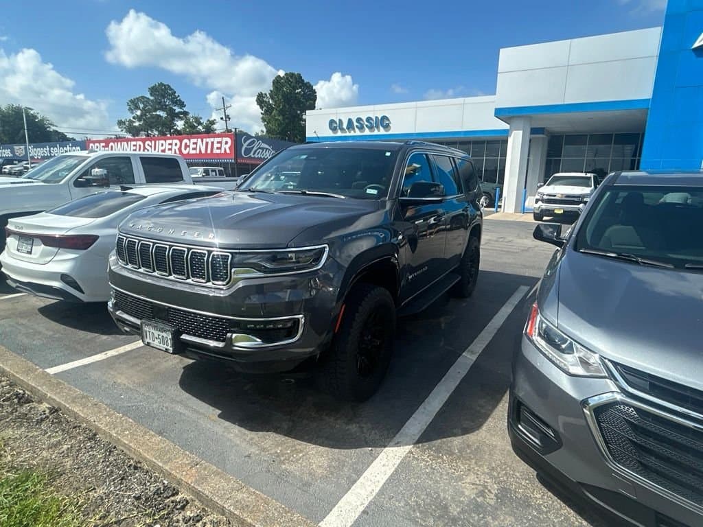 2024 Jeep Wagoneer Base — photo 1 of 13