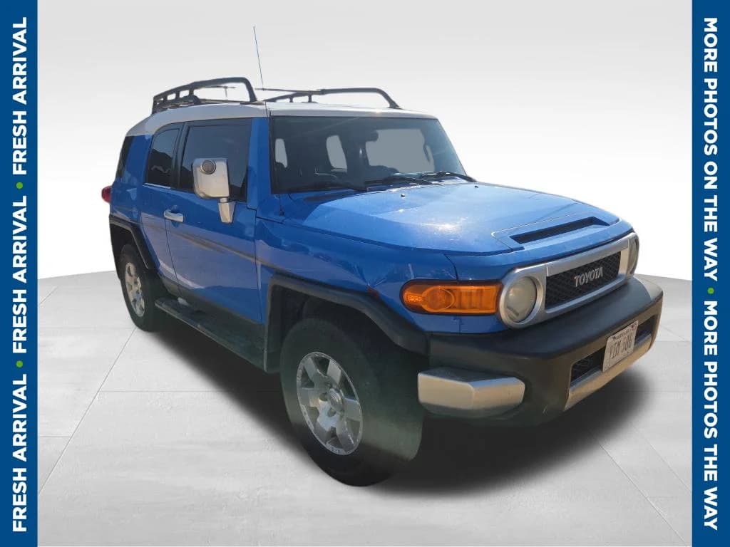2007 Toyota FJ Cruiser Base — photo 1 of 7