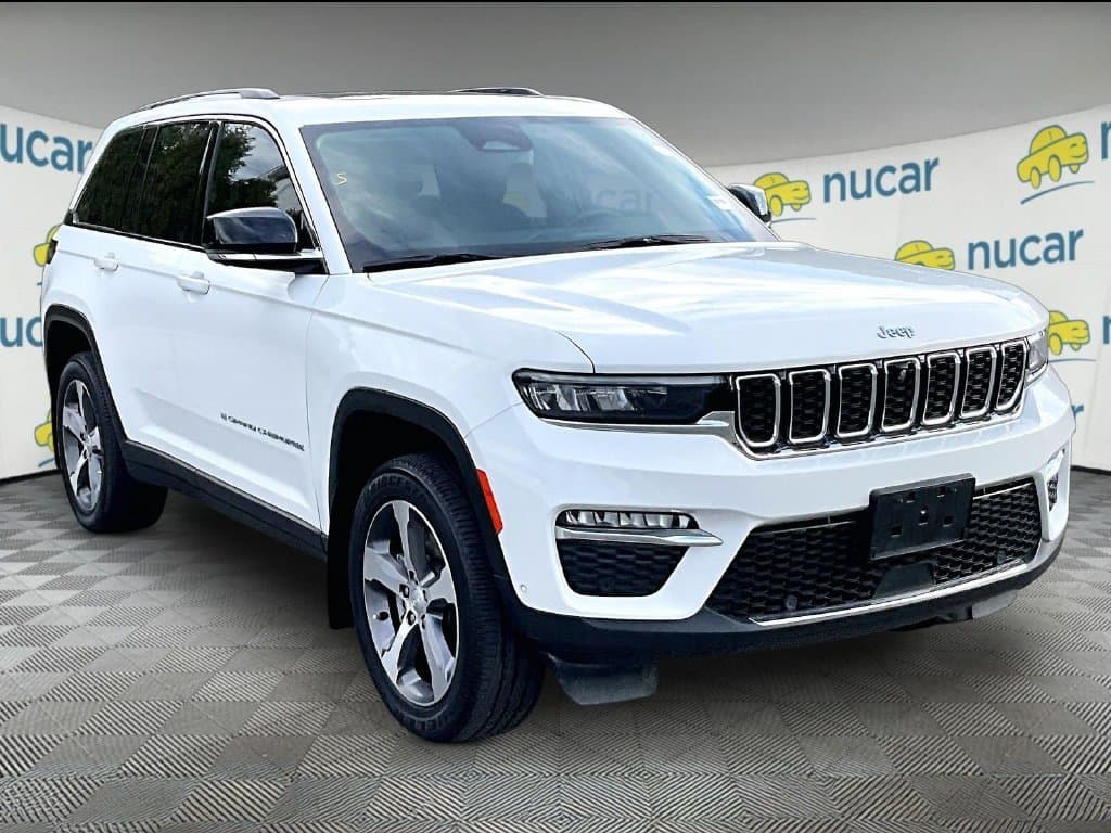 2023 Jeep Grand Cherokee Base — photo 1 of 16