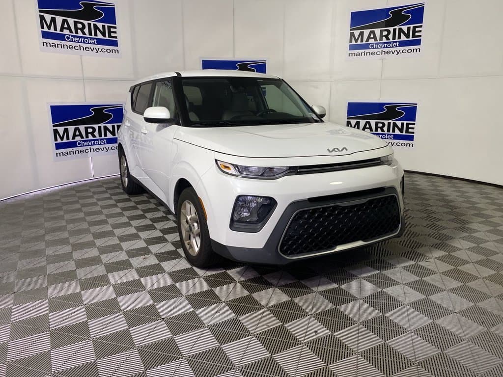 2022 Kia Soul LX — photo 1 of 20