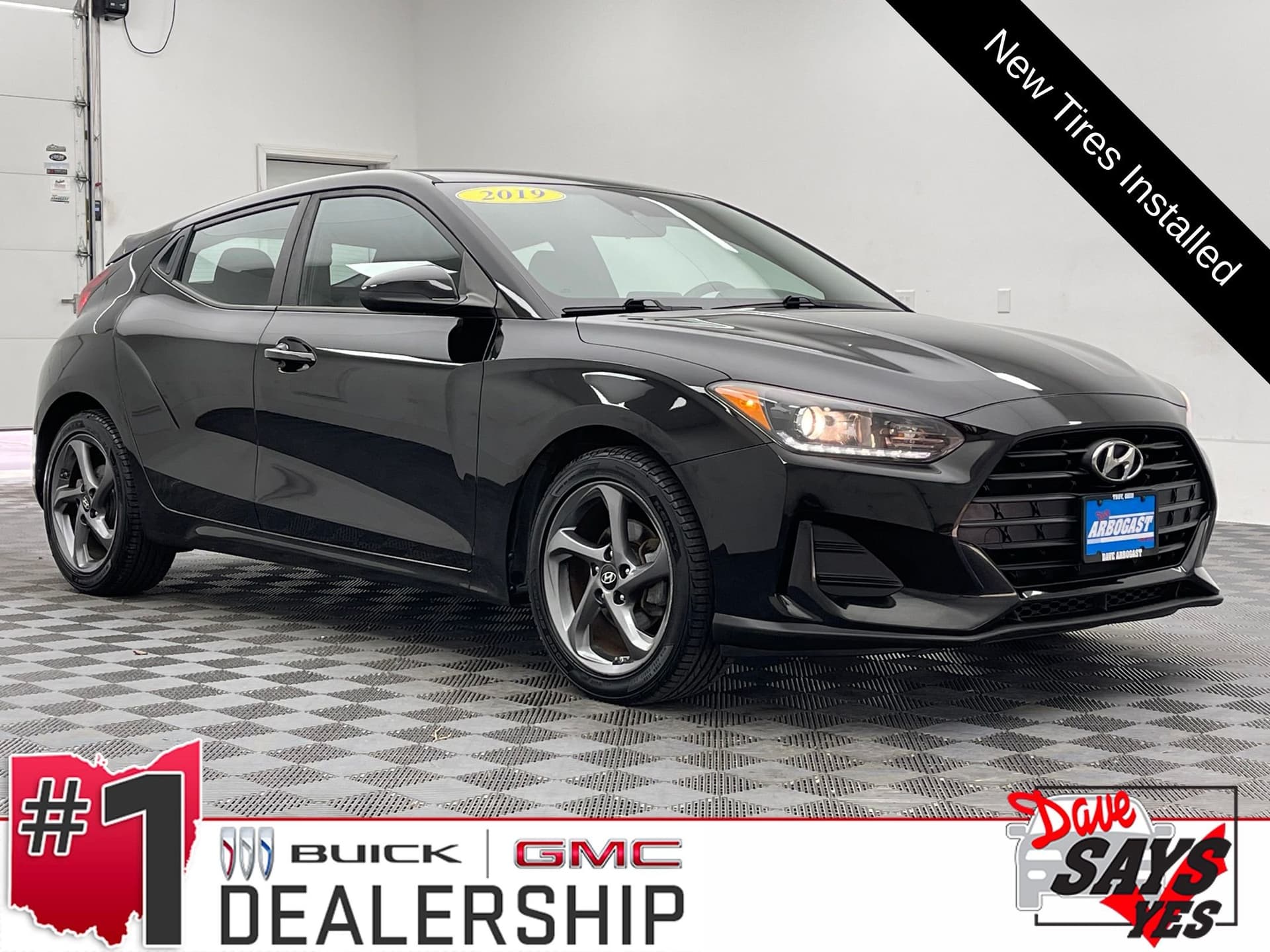 2019 Hyundai Veloster 2.0 — photo 1 of 37