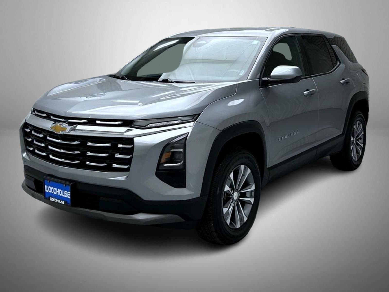 2025 Chevrolet Equinox LT — photo 1 of 25