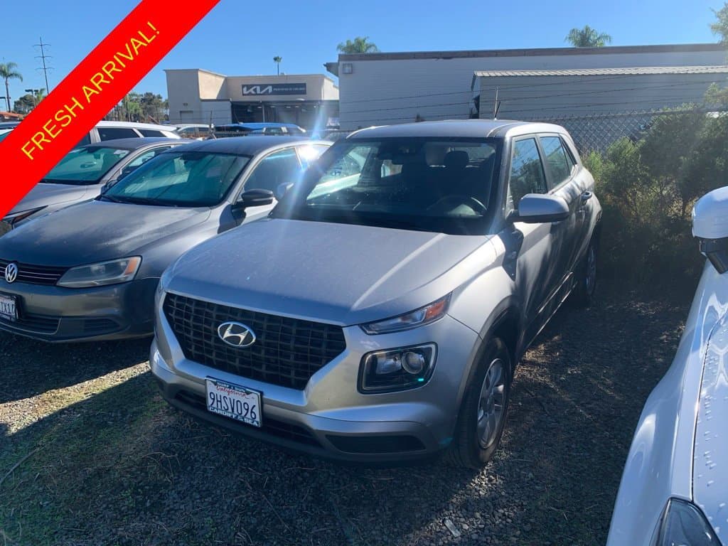 2024 Hyundai Venue SE — photo 1 of 10
