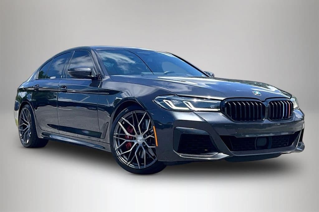 2022 BMW 5 Series M550i xDrive — photo 1 of 36
