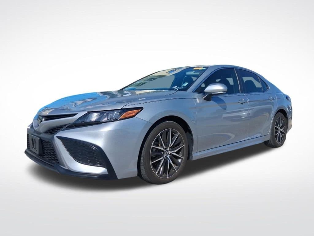 2024 Toyota Camry SE — photo 1 of 30