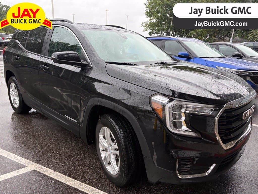 2024 GMC Terrain SLE — photo 1 of 2