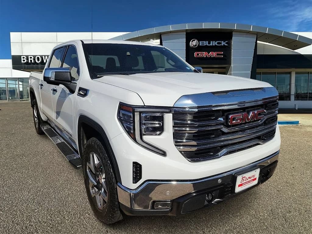 2023 GMC Sierra 1500 SLT — photo 1 of 3