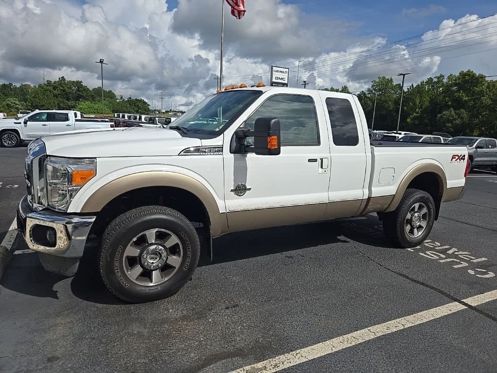 2014 Ford Super Duty F-350 SRW Lariat — photo 1 of 12