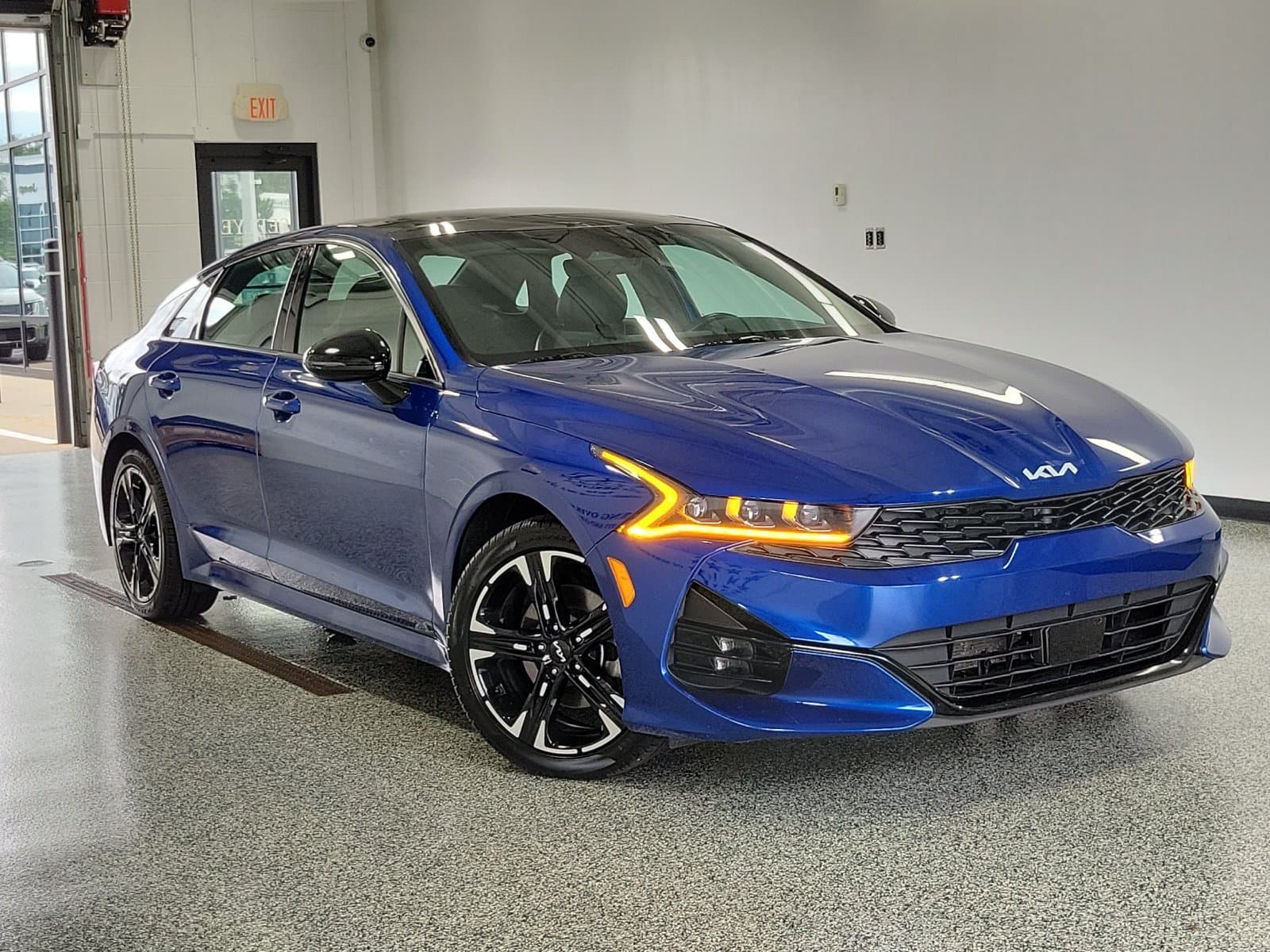 2024 Kia K5 GT-Line — photo 1 of 31