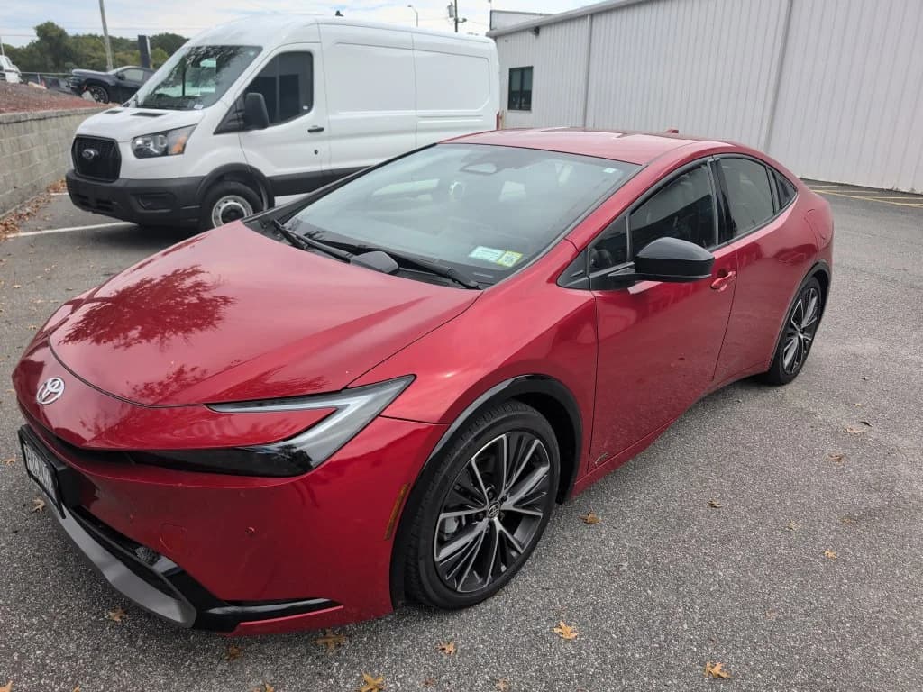 2023 Toyota Prius XLE — photo 1 of 6