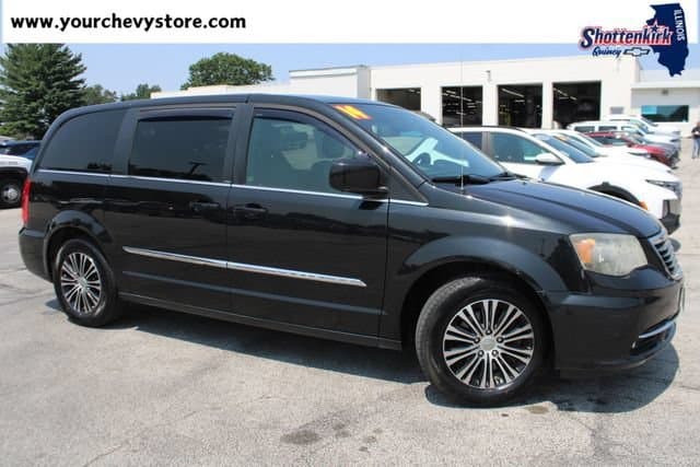 2014 Chrysler Town & Country S — photo 1 of 35