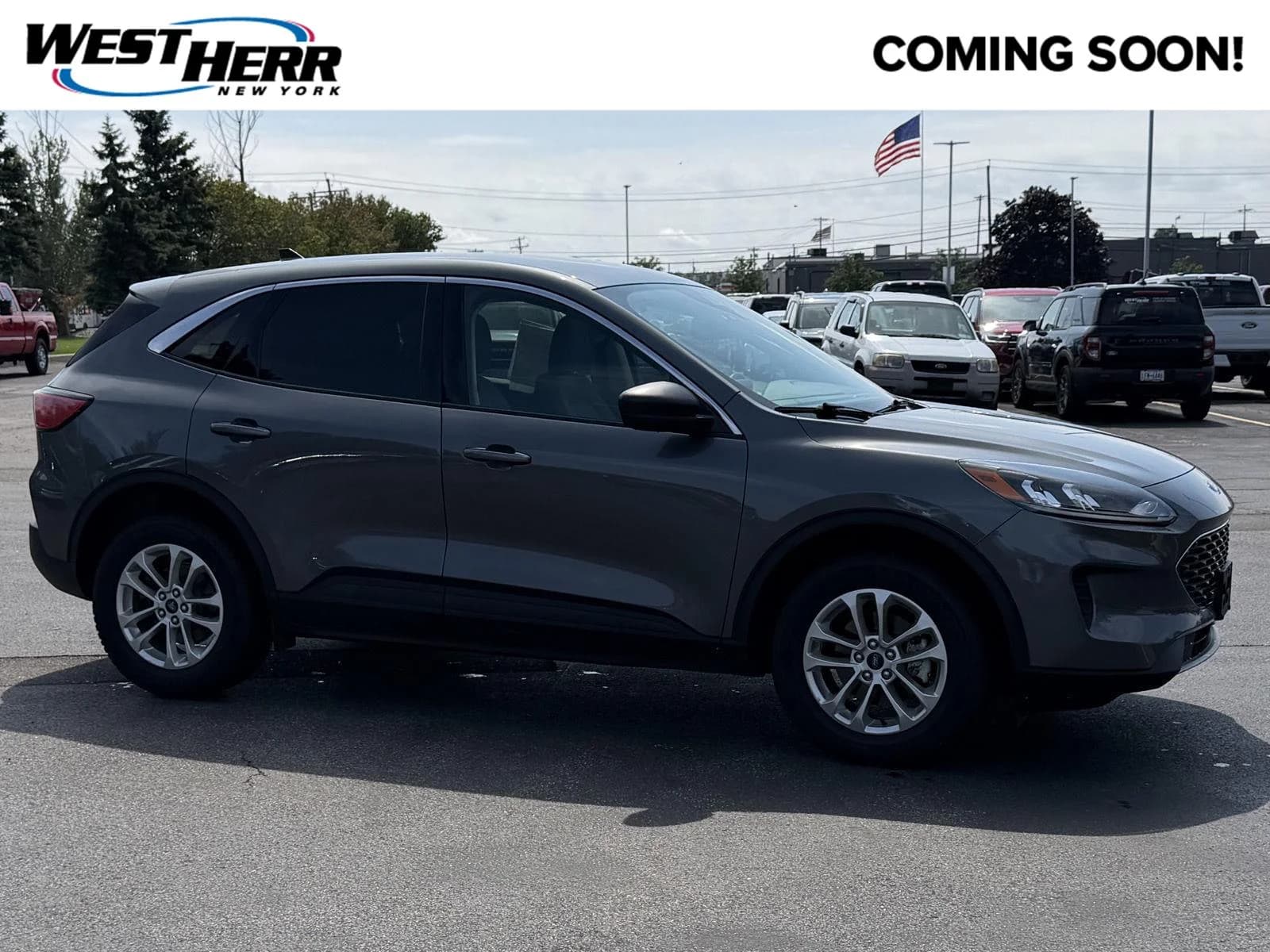 2022 Ford Escape SE — photo 1 of 10