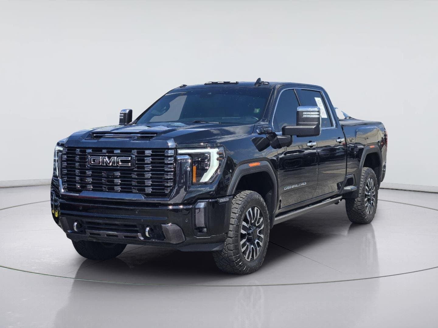 2024 GMC Sierra 2500HD Denali Ultimate — photo 1 of 32