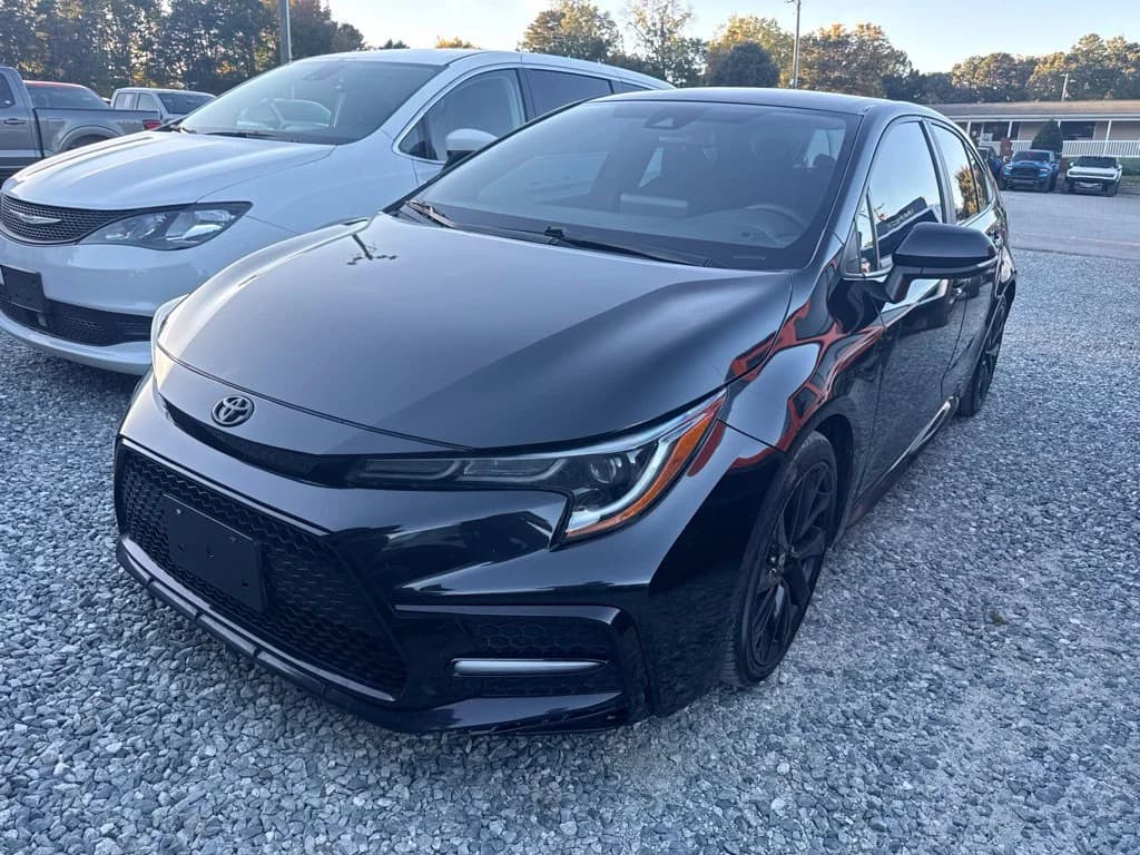 2022 Toyota Corolla SE Nightshade — photo 1 of 4