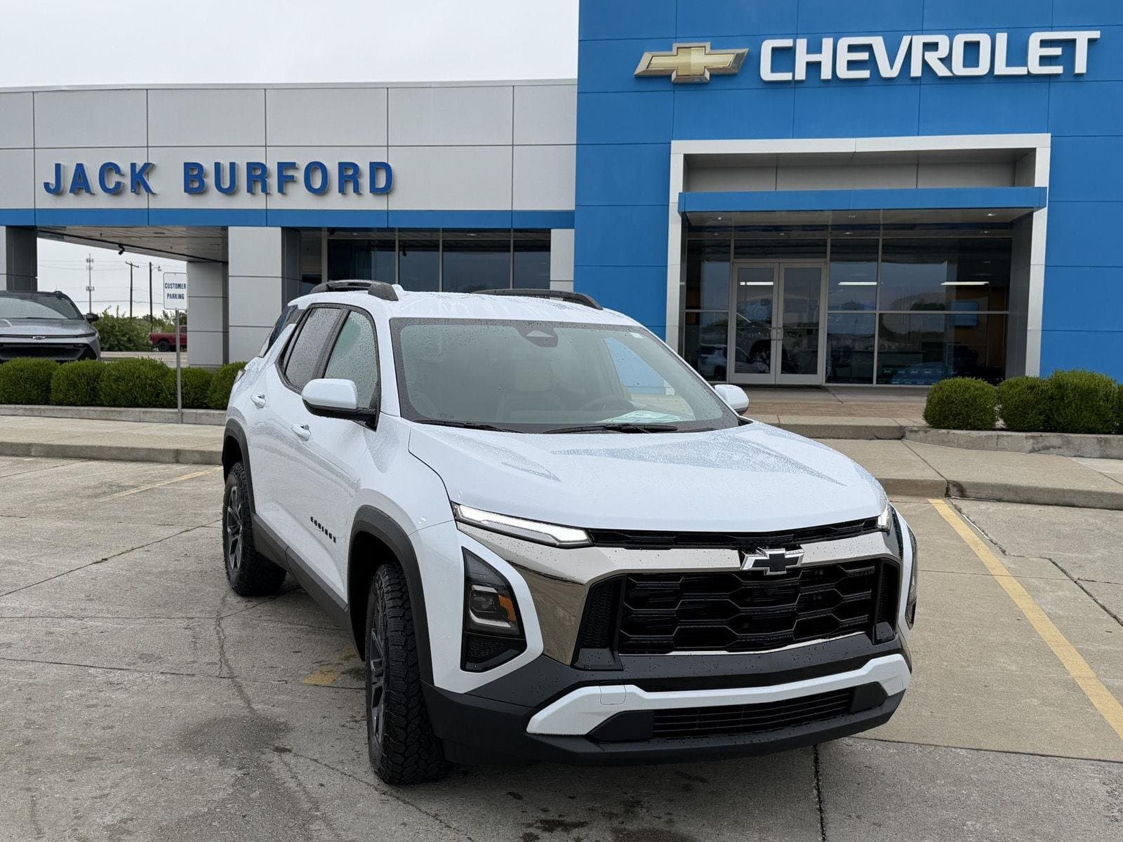 2027 Chevrolet Equinox AWD ACTIV — photo 1 of 40