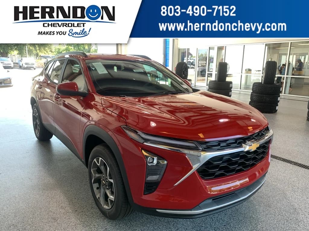 2026 Chevrolet Trax LT — photo 1 of 34