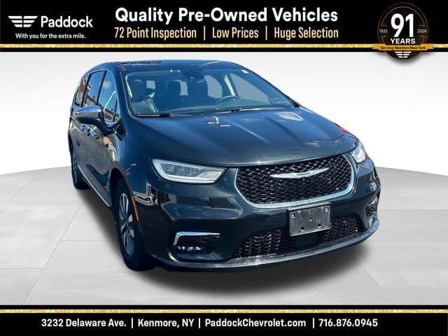 2022 Chrysler Pacifica Hybrid Limited — photo 1 of 14