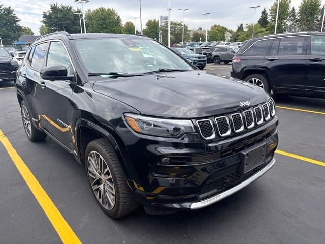 2023 Jeep Compass Limited — photo 1 of 16