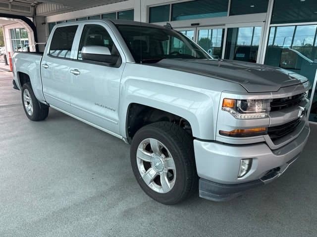 2017 Chevrolet Silverado 1500 LT — photo 1 of 6