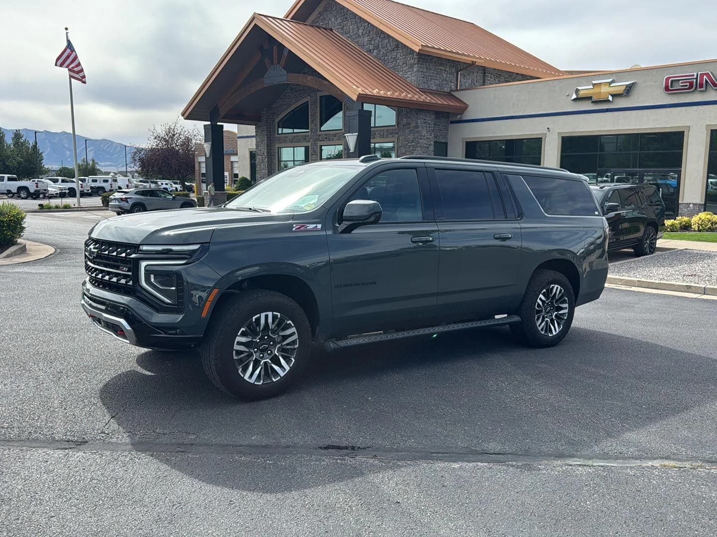 2026 Chevrolet Suburban Z71 — photo 1 of 4