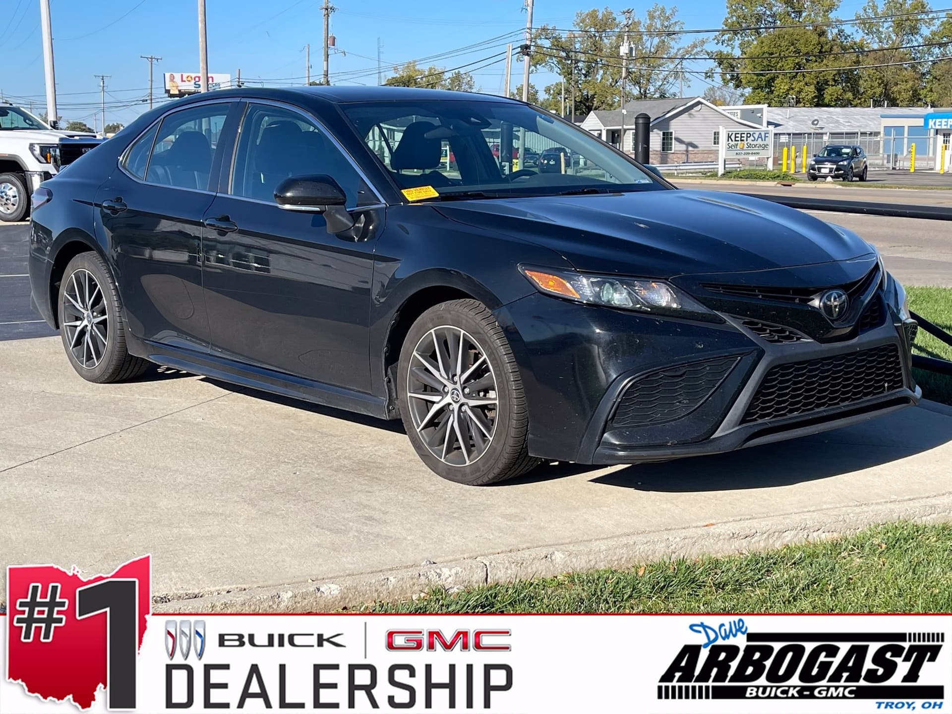 2023 Toyota Camry SE — photo 1 of 15