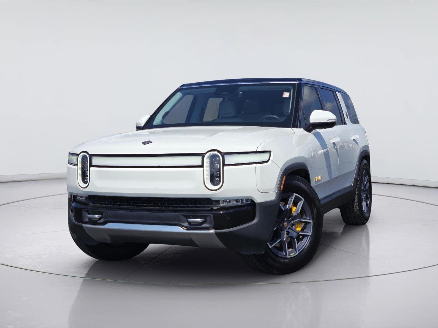 2023 Rivian R1S Adventure — photo 1 of 36