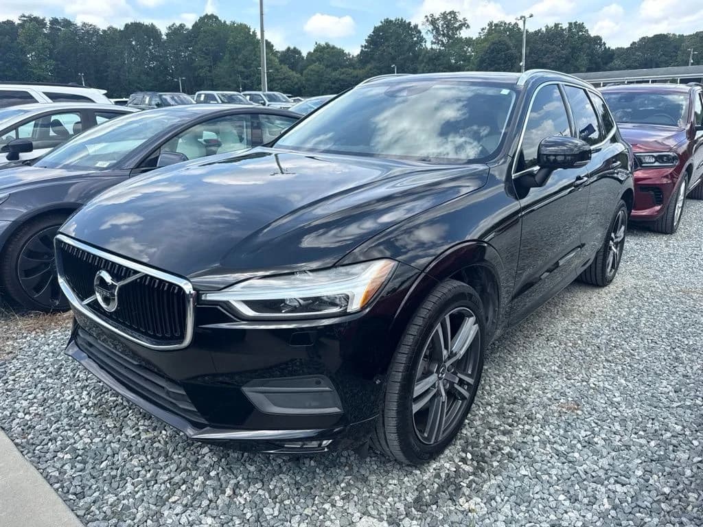 2018 Volvo XC60 T6 Momentum — photo 1 of 5