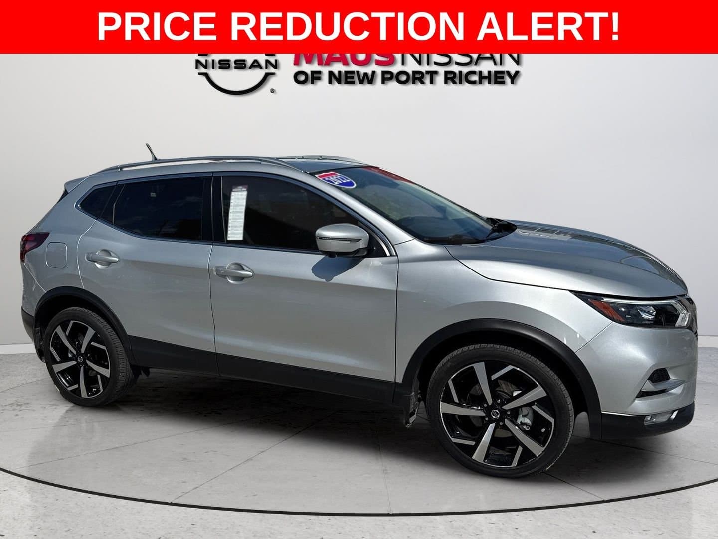 2022 Nissan Rogue Sport SL — photo 1 of 48