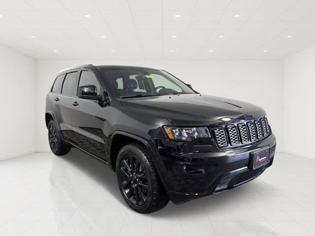 2018 Jeep Grand Cherokee Altitude — photo 1 of 27