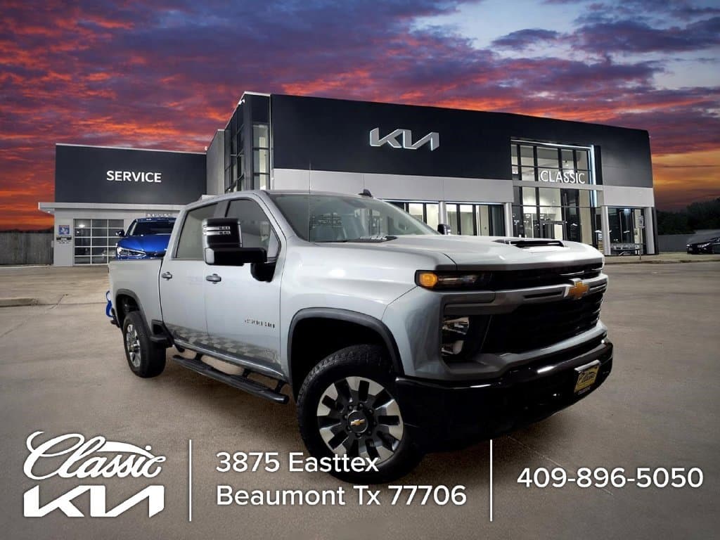 2025 Chevrolet Silverado 2500HD Custom — photo 1 of 25